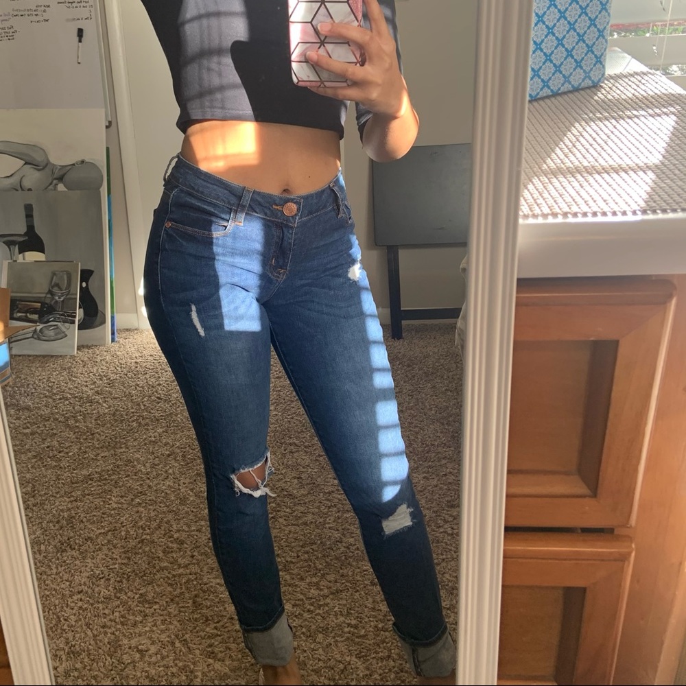Distressed Jeans - Picture 2 of 4